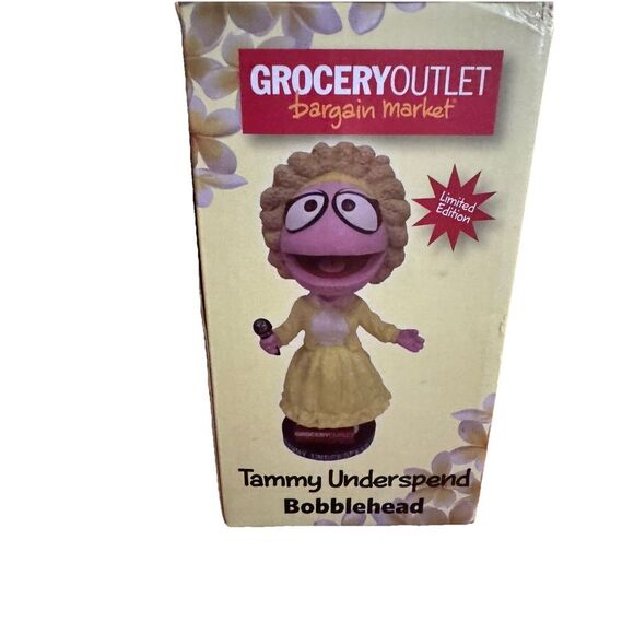 GROCERY OUTLET BARGAIN MARKET " LIMITED EDITION" TAMMY UNDER SPEND BOBBLE HEAD - Picture 15 of 16